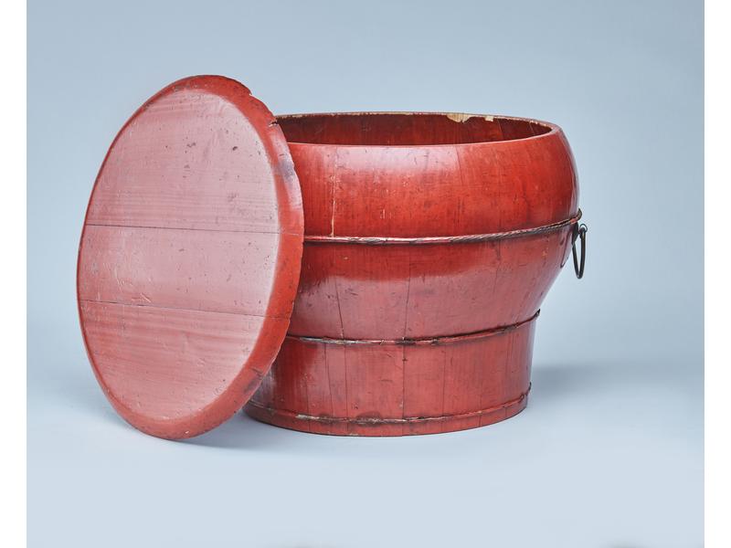 POT A PIQUE-NIQUE en bois laqué rouge à deux...