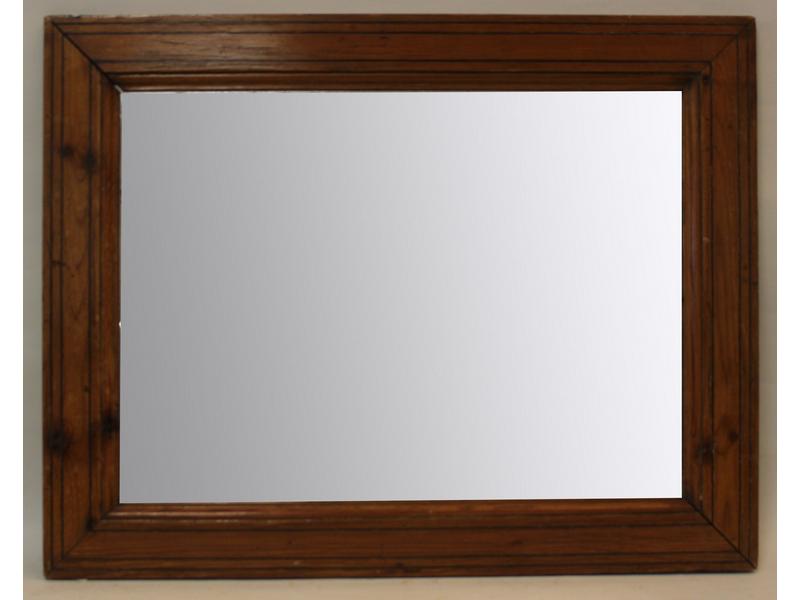 MIROIR rectangulaire dans un cadre en pitchpin...