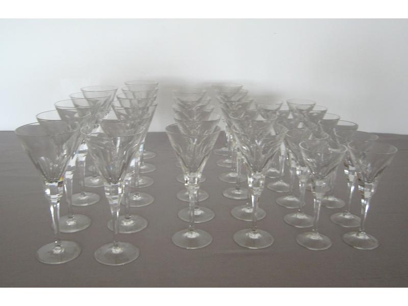 SERVICE DE VERRES à haut pieds en verre,...