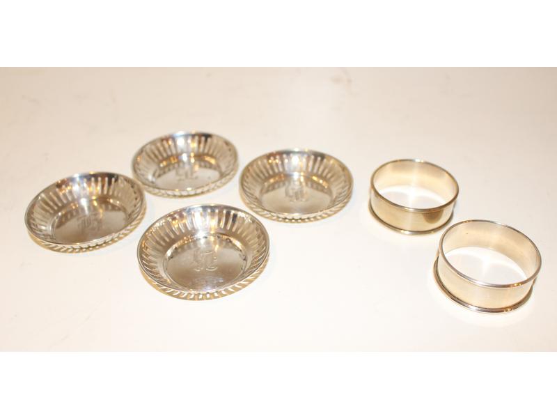 PAIRE DE RONDS DE SERVIETTES en argent uni...