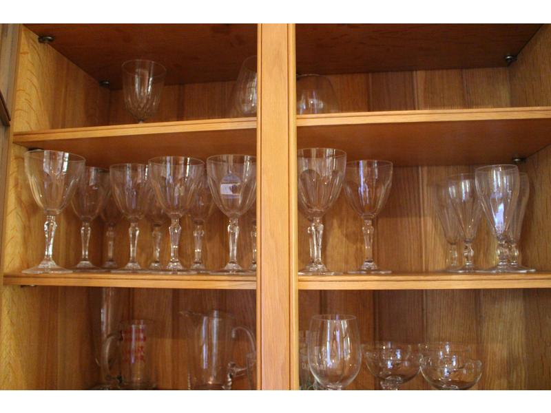 PARTIE DE SERVICE DE VERRES comprenant 12...