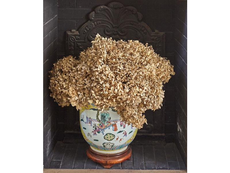 CACHE-POT ou AQUARIUM en porcelaine à décor...