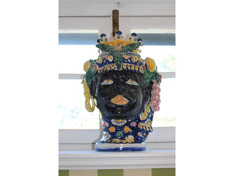 IMPORTANT VASE en forme de tête d'Africaine,...