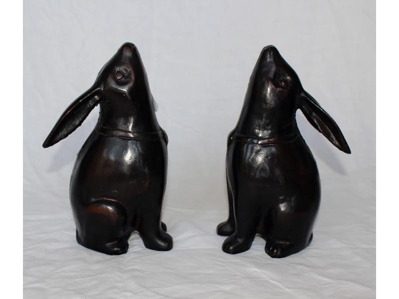 PAIRE DE LAPINS SERRE-LIVRES en bronze à...