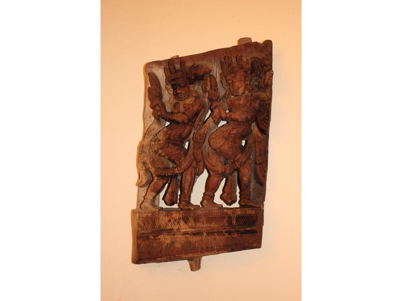 PANNEAU DE CHAR décoratif en bois sculpté...