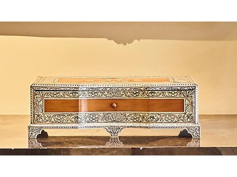 COFFRET rectangulaire en placage de citronnier...