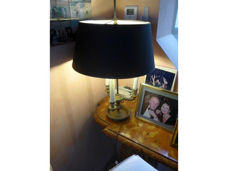 LAMPE BOUILLOTTE en bronze doré, à trois...