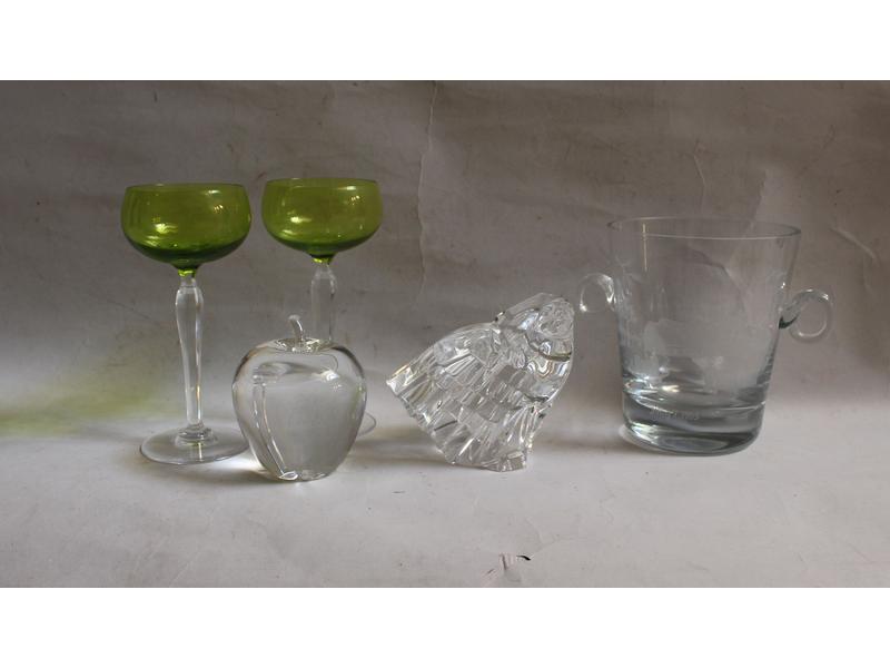 LOT DE VERRERIE en cristal comprenant :