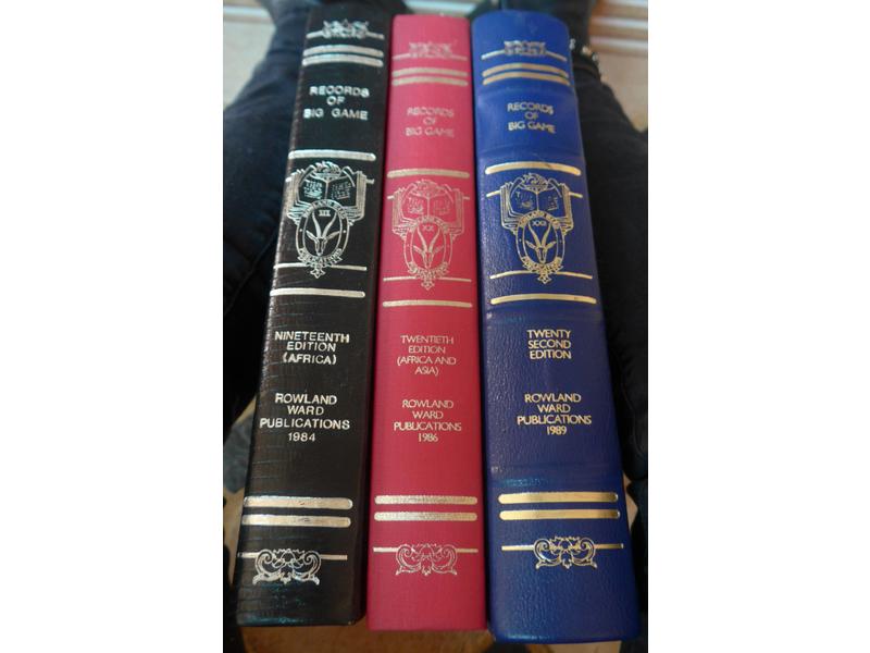 LOT DE 4 OUVRAGES :
