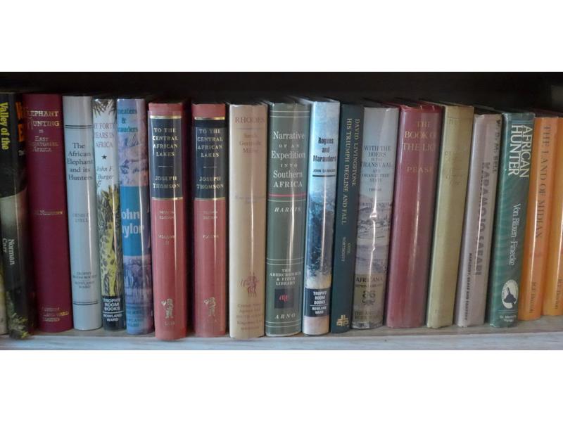 Une trentaine de livres reliés, sur la chasse,...