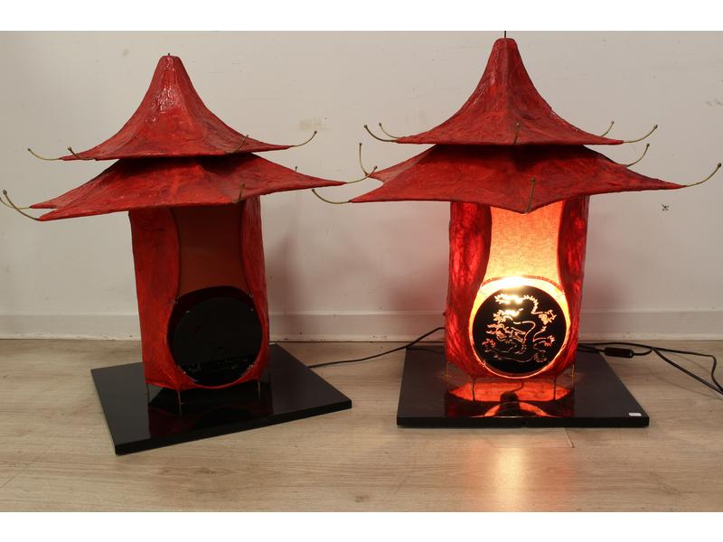 PAIRE DE LAMPES DE TABLE en papier maché...