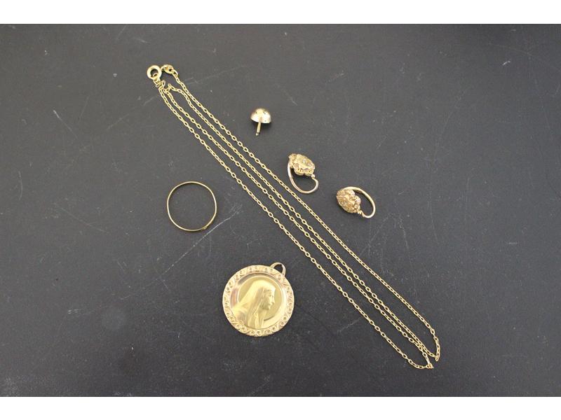 LOT DE DEBRIS D'OR (750). Poids brut 11,...