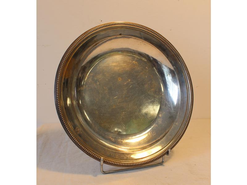PLAT creux rond en argent à bordure à rang...