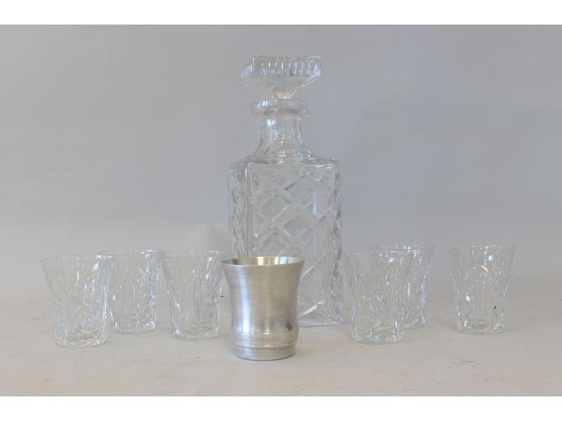 SERVICE DE SIX VERRES A LIQUEUR en verre...