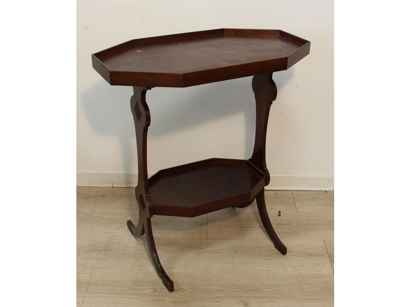 TABLE en auge en acajou, plateau octogonal...