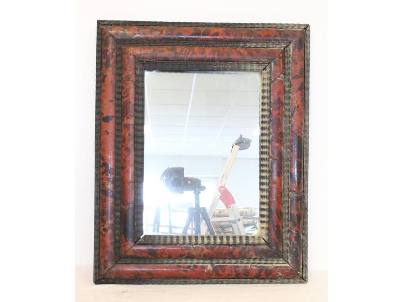 MIROIR rectangulaire dans un cadre en bois...