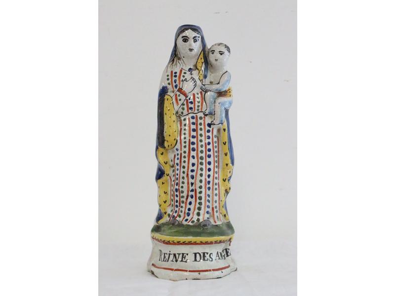 VIERGE D'ACCOUCHEE en faïence émaillée polychrome,...