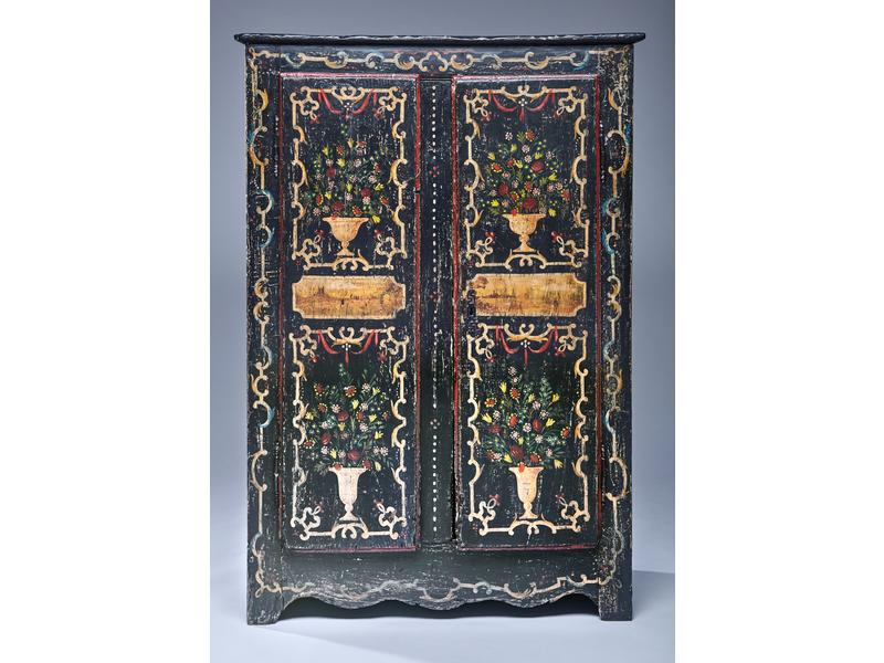 PETITE ARMOIRE rectangulaire en pin laqué...