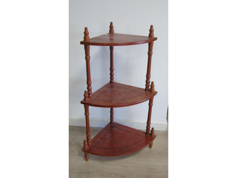 ETAGERE D'ANGLE en bois laqué rouge à trois...