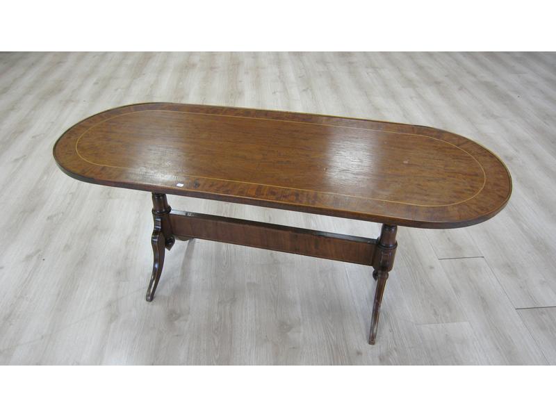 TABLE BASSE oblongue en acajou et placage...