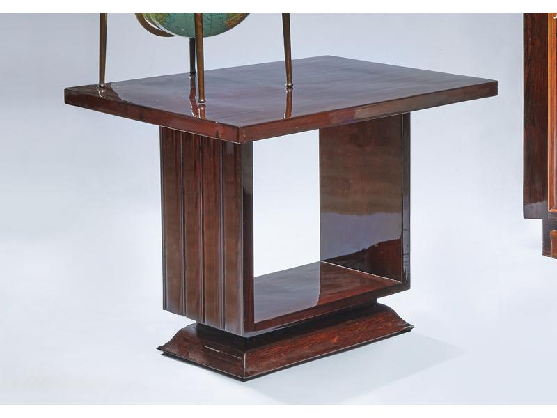 TABLE BASSE de forme rectangulaire en placage...