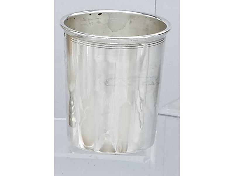 TIMBALE en argent uni chiffrée RR. 71