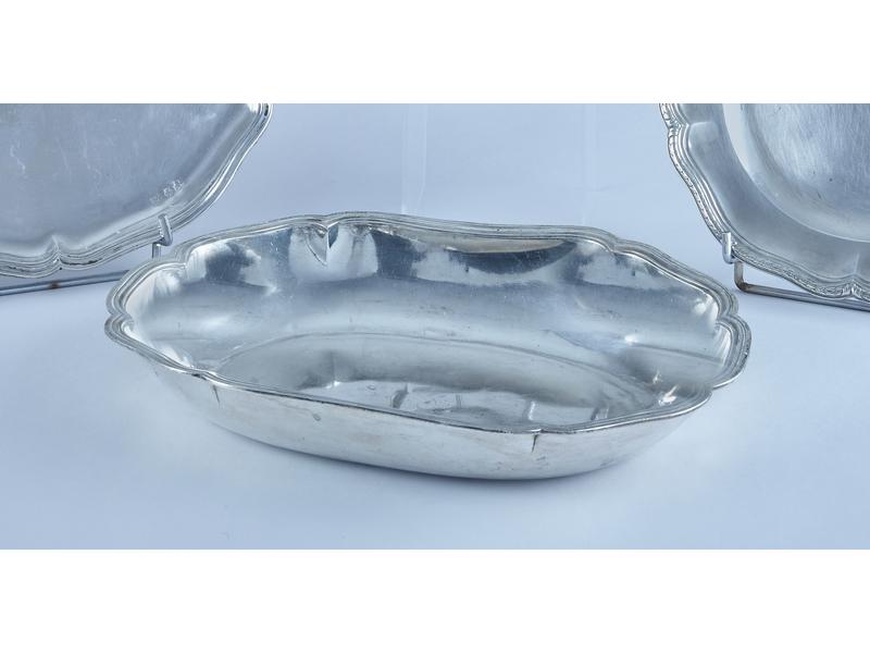 BASSIN D'AIGUIERE en argent, de forme ovale,...