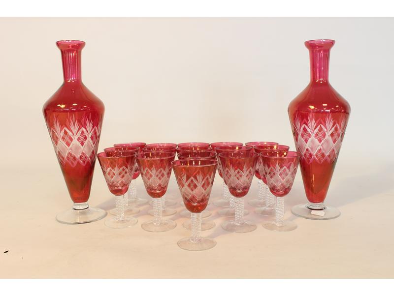 PARTIE DE SERVICE DE 16 VERRES A LIQUEUR...