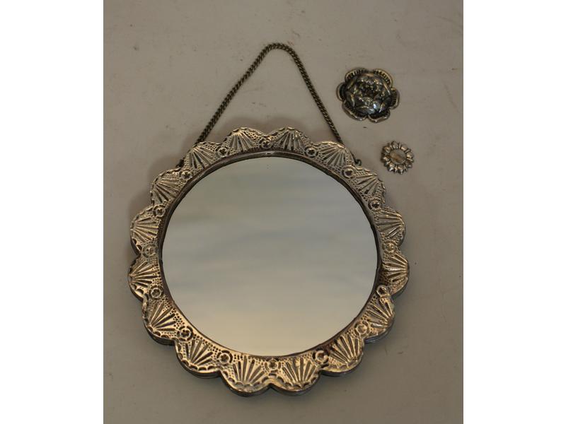 PETIT MIROIR circulaire dans un cadre en...