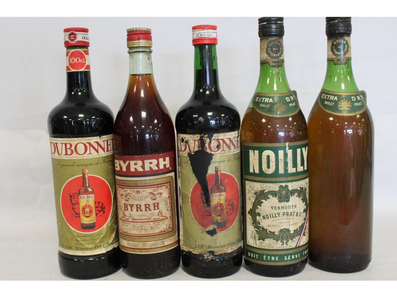 Lot de 5 blles de vieux apéritifs comprenant...