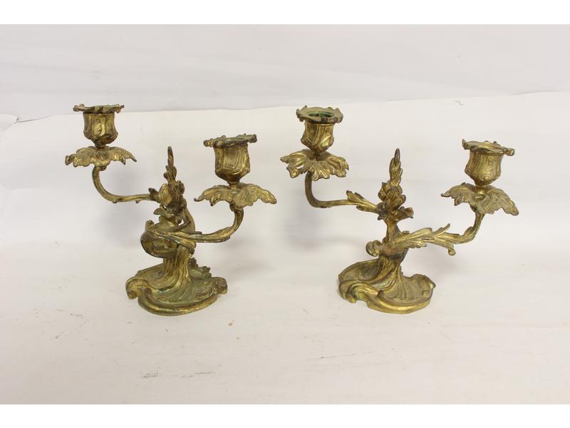 PAIRE DE BOUTS DE TABLE en bronze doré à...