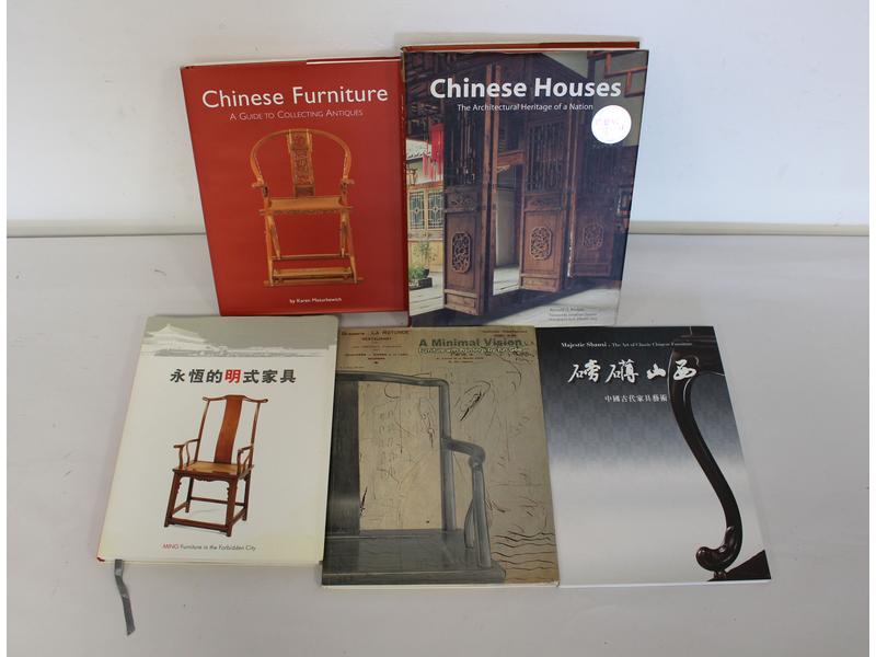 LOT DE CINQ LIVRES D'ART SUR LE MOBILIER...