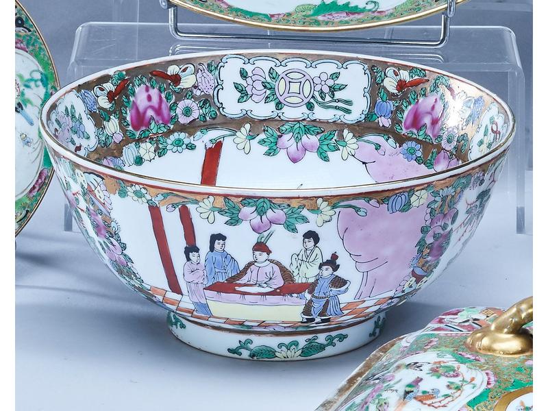 GRAND BOL en porcelaine émaillée polychrome...