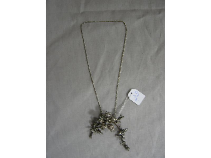 PENDENTIF TREMBLEUSE ET ARTICULE en platine...