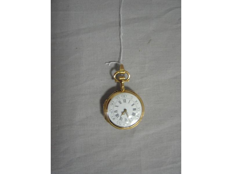 MONTRE DE COL en or jaune chiffrée CH. Schoen...