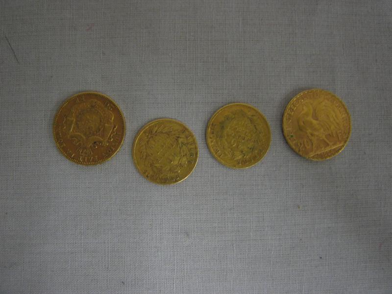DEUX PIECES DE 20 FR OR, une Céres et une...