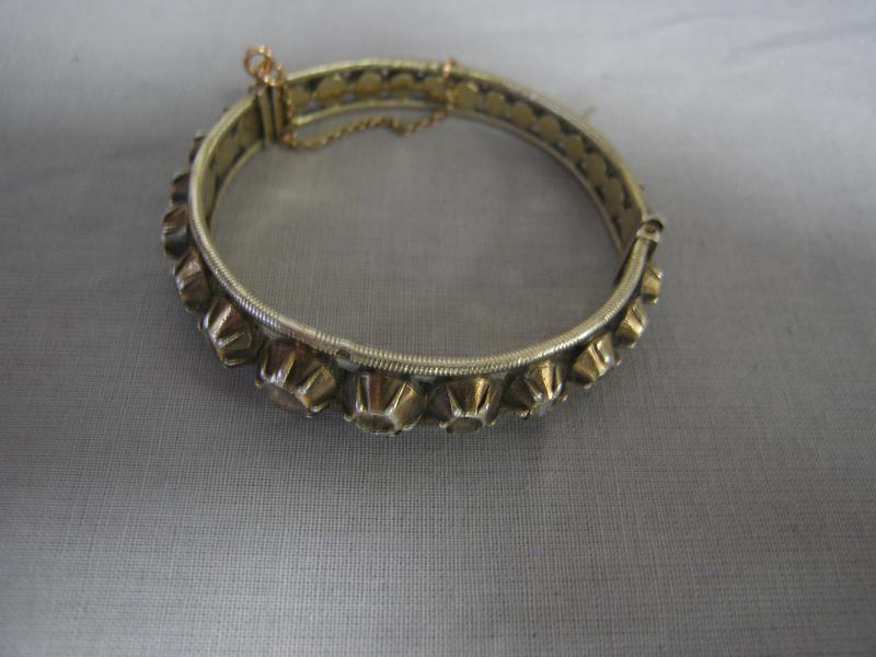 LOT DE BIJOUX EN ARGENT comprenant : BRACELET...