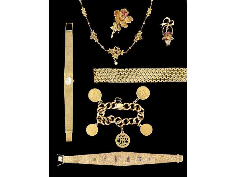 BRACELET GOURMETTE en or avec pendeloques...