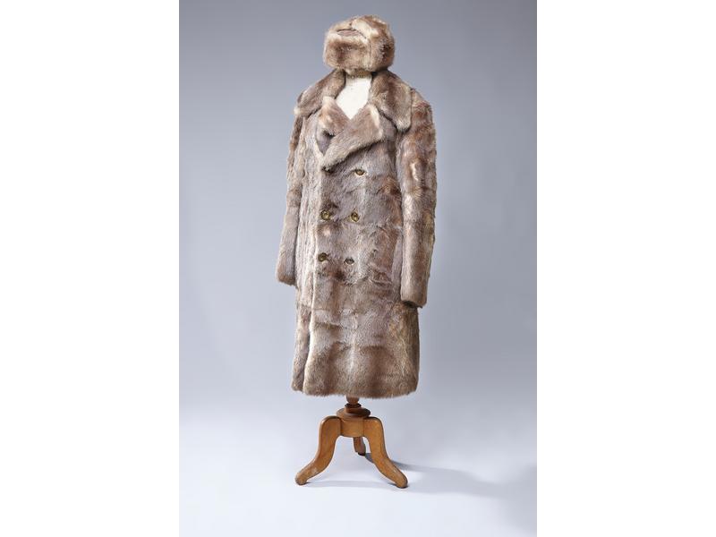 MAURICE CHAPEAU : MANTEAU D'HOMME probablement...