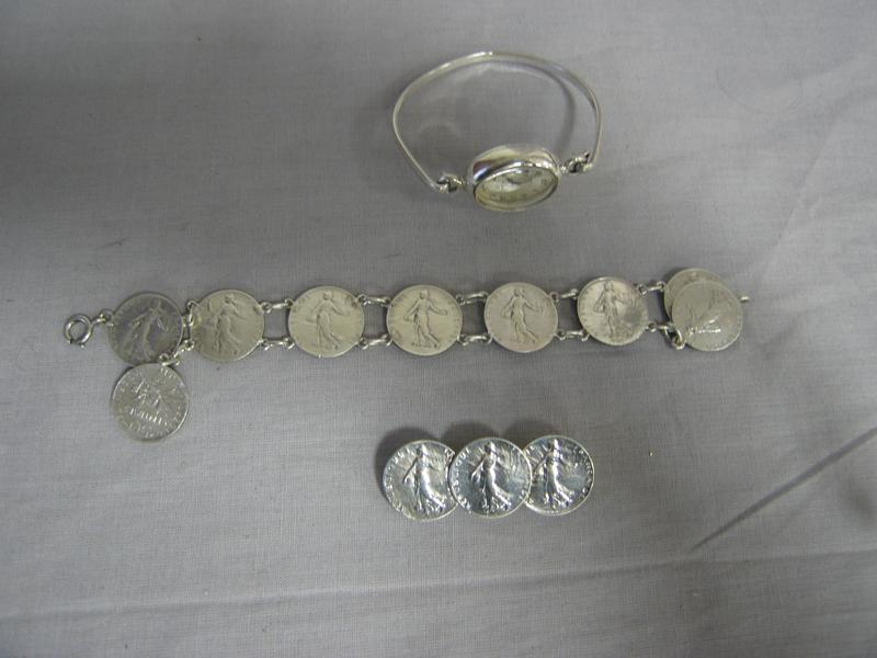LOT EN ARGENT : comprenant une montre de...