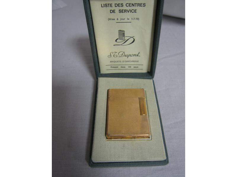 LOT : BRIQUET DUPONT plaqué or dans son écrin,...