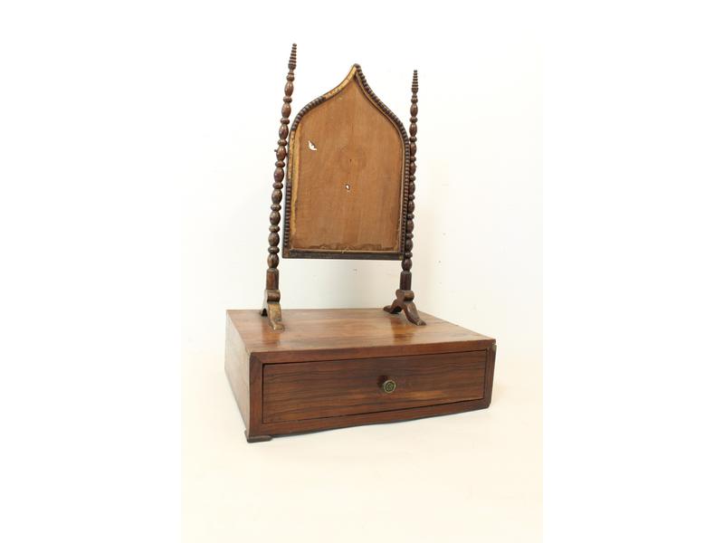 PETIT MIROIR DE TOILETTE en noyer et placage...