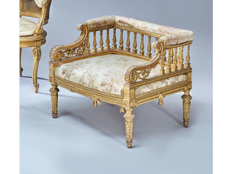 PETIT FAUTEUIL BOUT DE PIEDS à barreaux en...