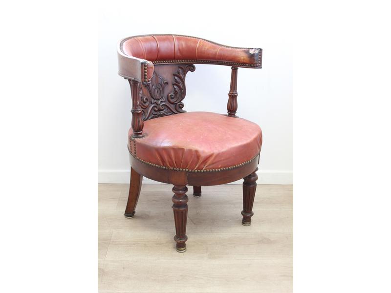 FAUTEUIL DE BUREAU en acajou et placage d'acajou...