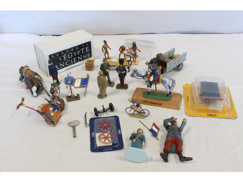LOT DE FIGURINES en plomb déparéillées.