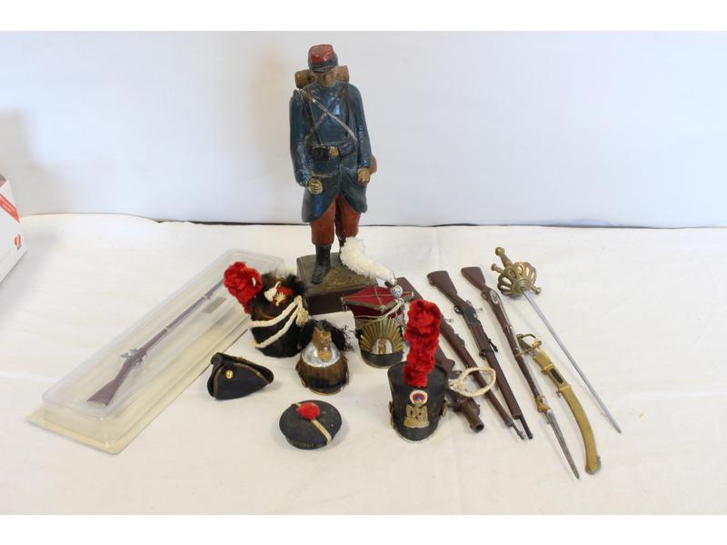 SIX CHAPEAUX miniatures, SIX ARMES miniatures...