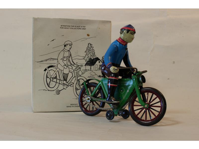VELO CYCLISTE en tôle lithographiée agrafée,...