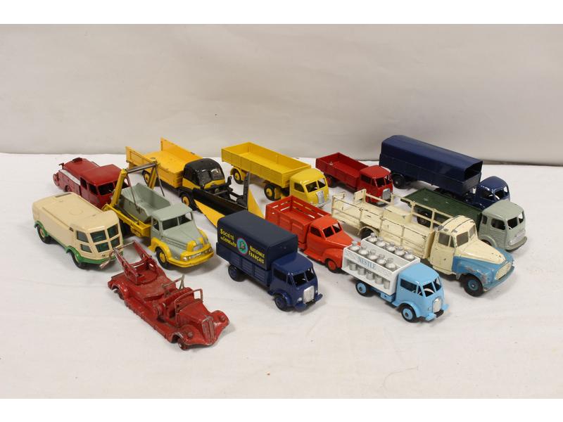 DINKY TOYS