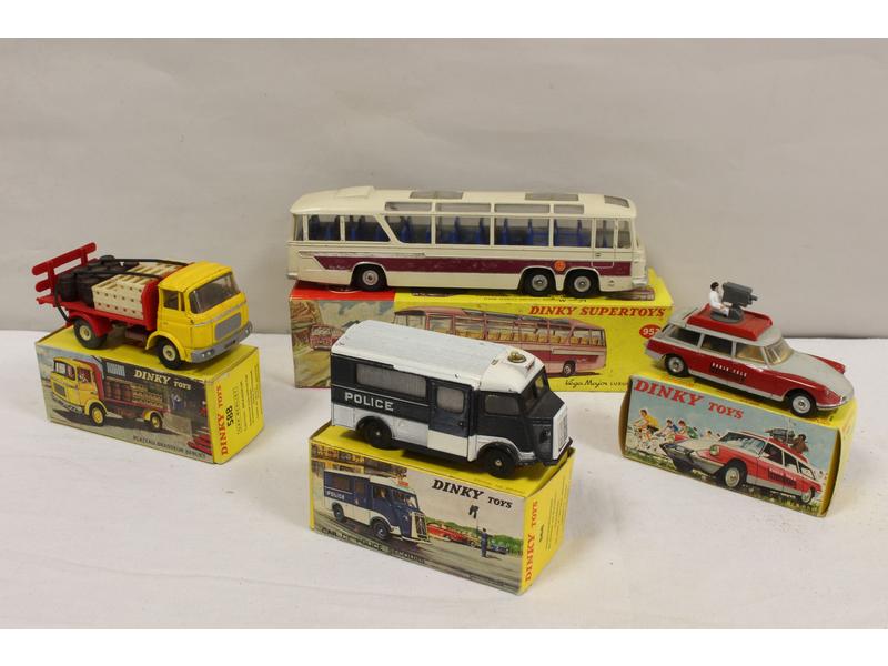 DINKY TOYS
