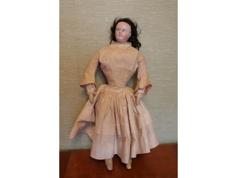 POUPEE dite Pauline à tête pleine fixe et...